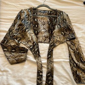 MISSGUIDED Brown Snake Print Satin Tie Front Crop Top - size 6